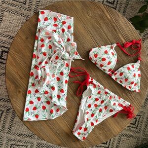 NEW Betsey Johnson White Strawberry Print Bikini Set with Coverup